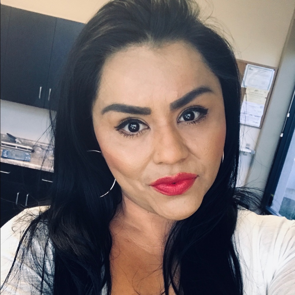 Meet your Posher, Nicole
